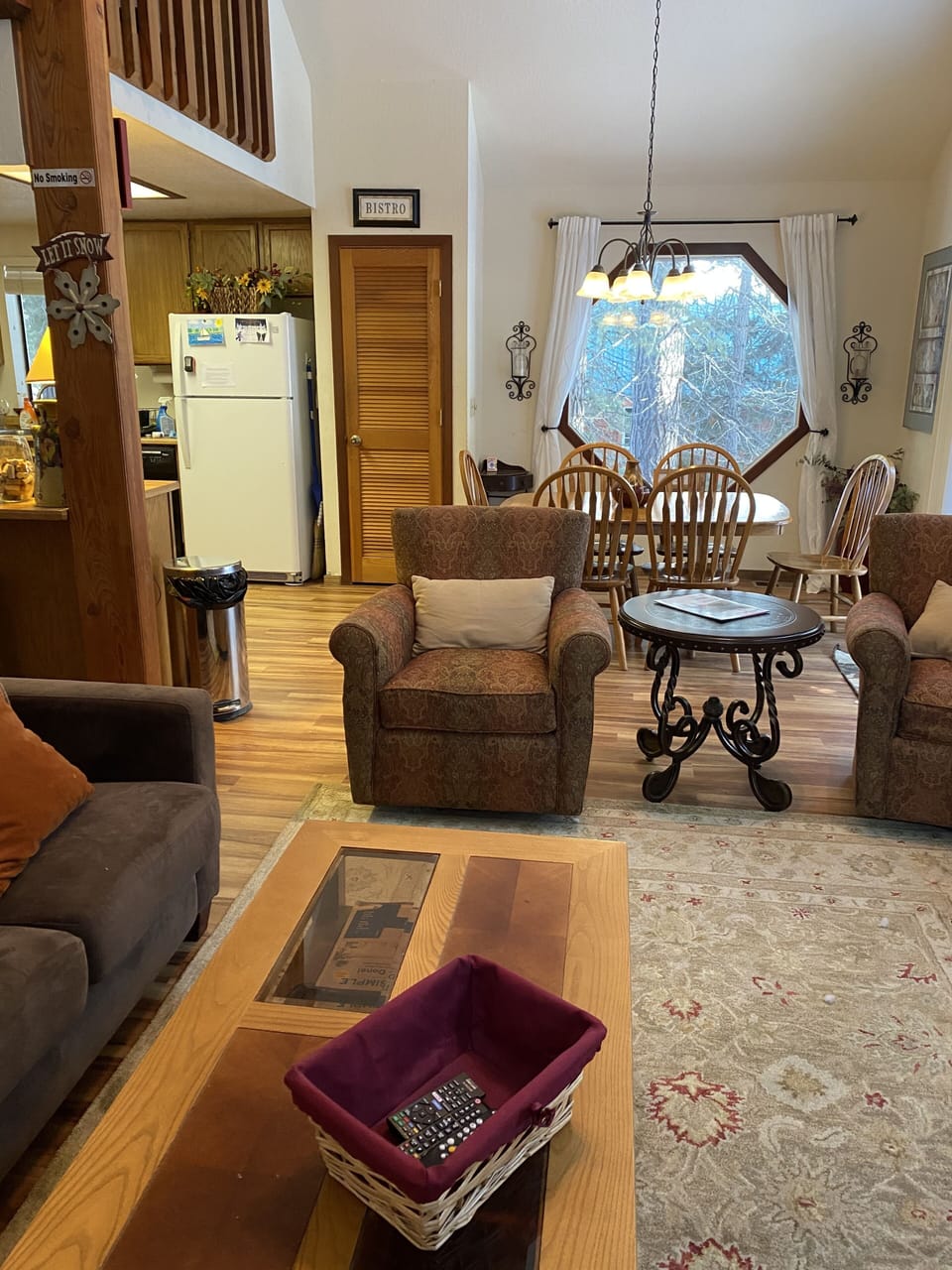 Spacious living room