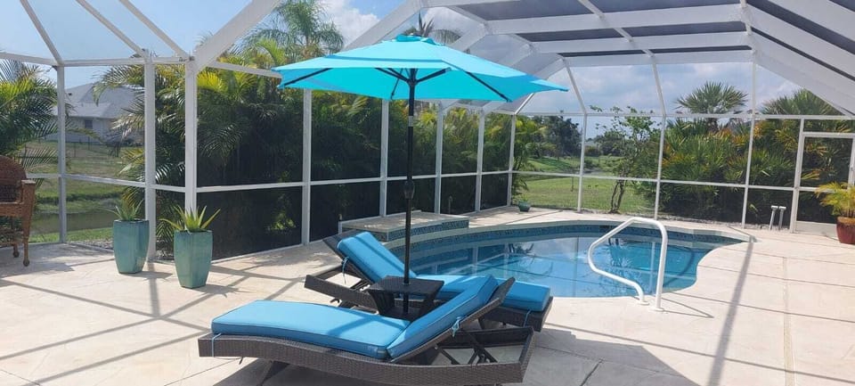 Lanai pool side