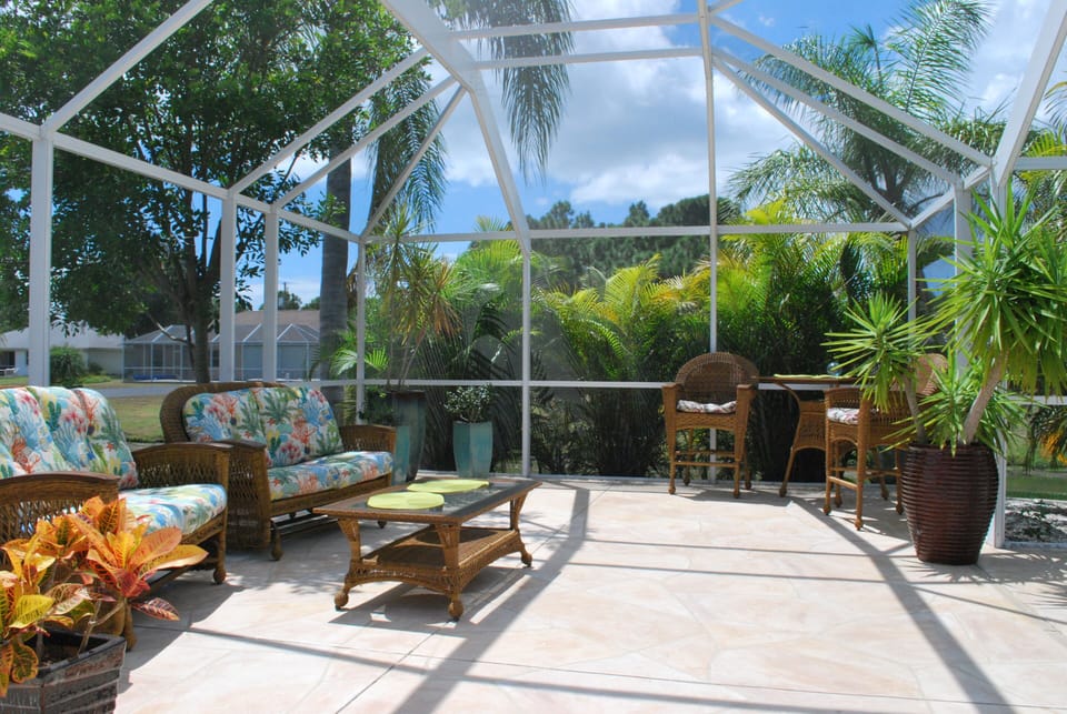 Lanai sitting area