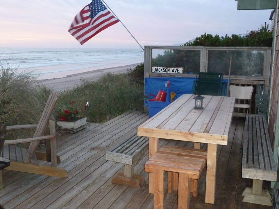 8' long picnic table