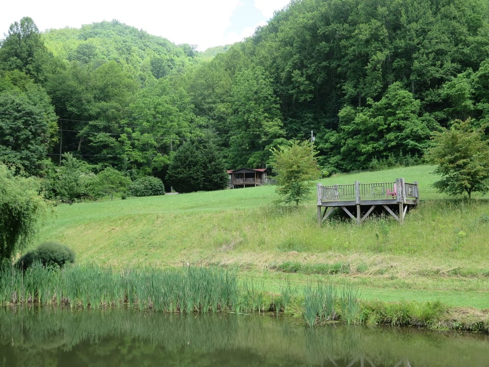 Cabin, private pond, private mountain