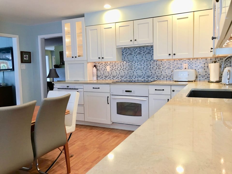 Another view of the kitchen
