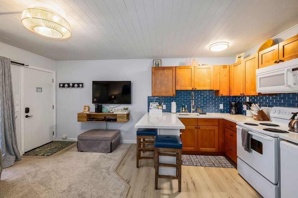Kitchen - Dining Area