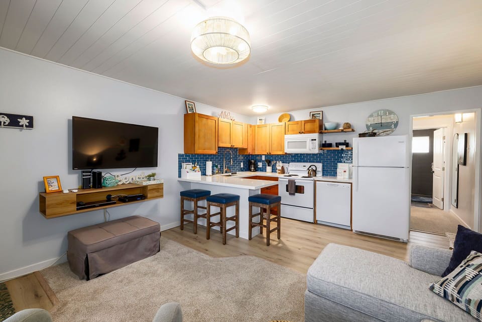 Kitchen - Dining Area