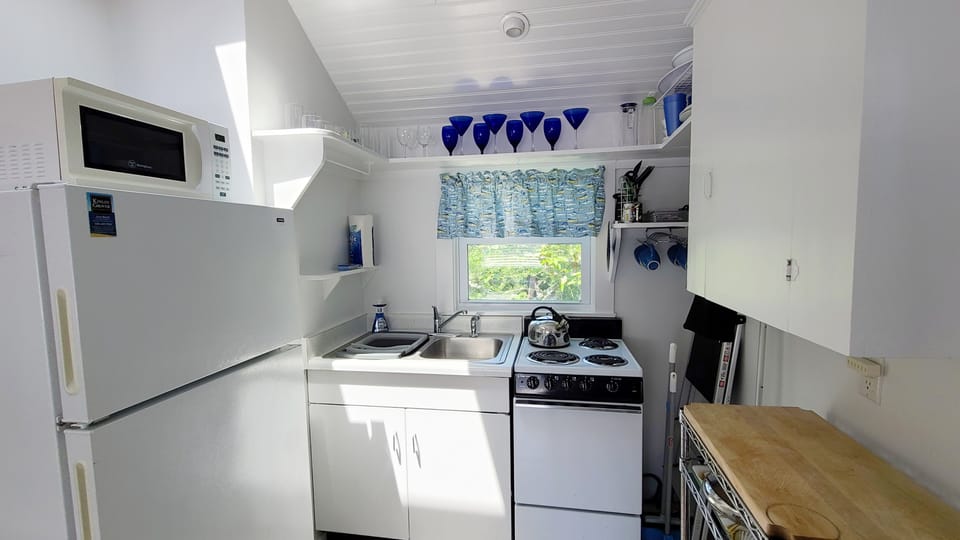 Nicely equipped kitchen