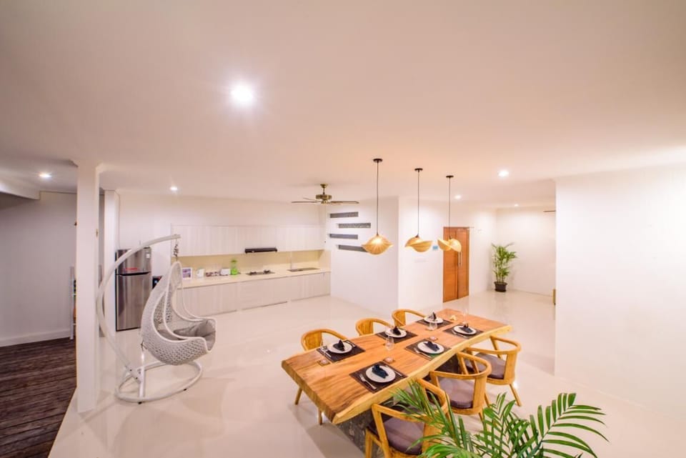 Dinning, kitchen, and Pool is open area