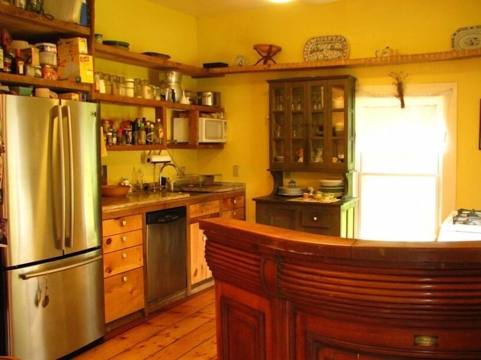 2nd floor kitchen