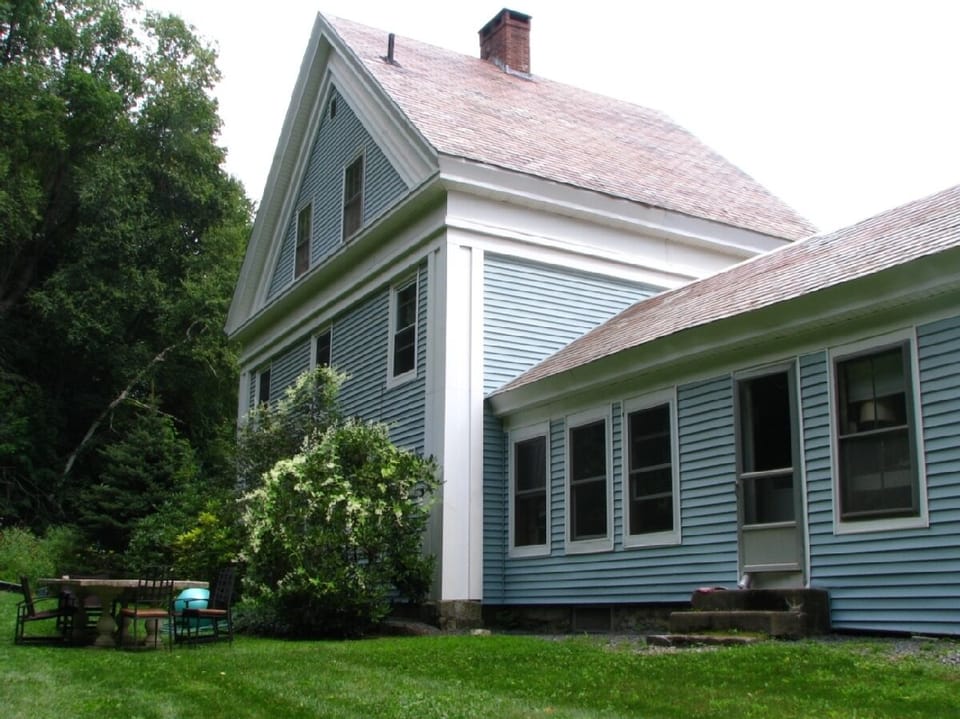 Outside, rear gardens