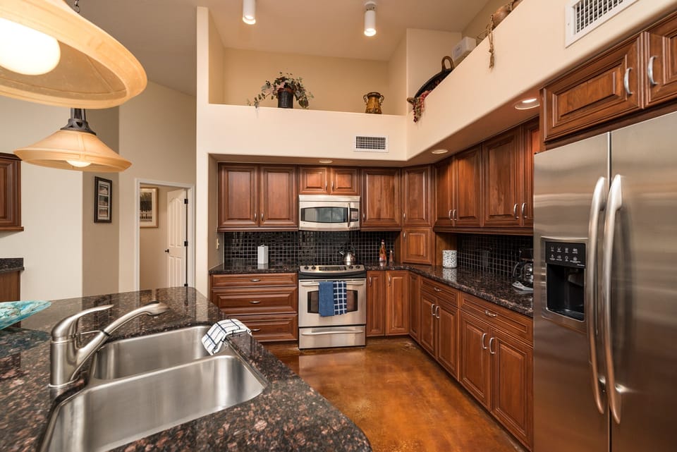 Full well appointed and stocked kitchen.