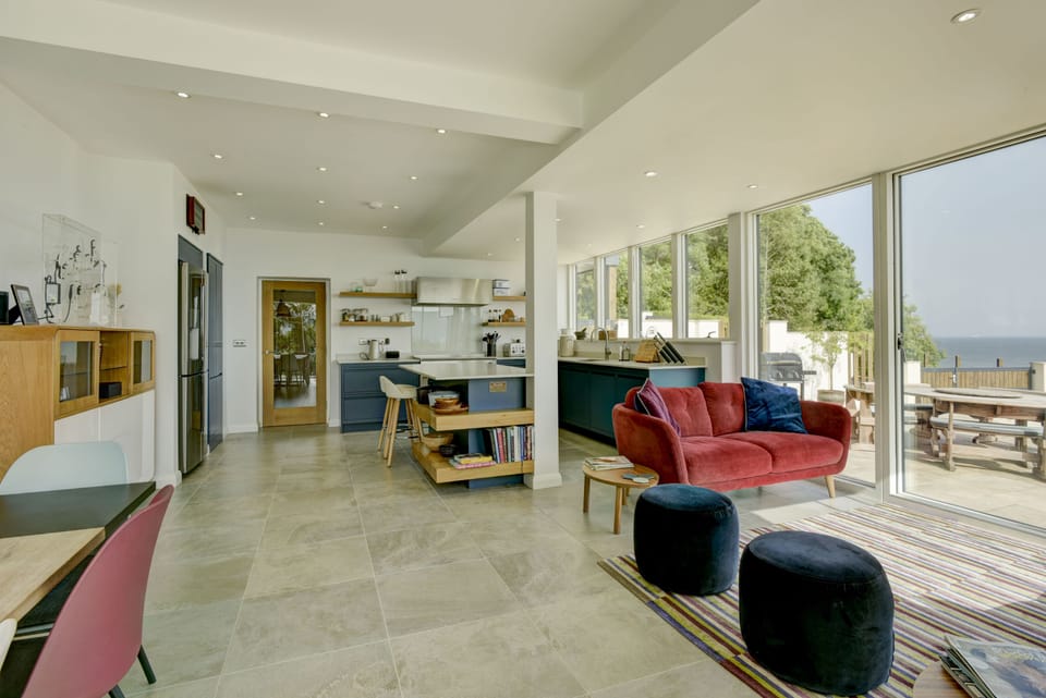 Super Room