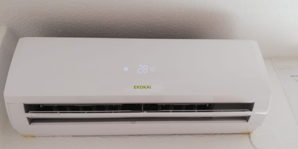 Air conditioning on both floors + fans + heating