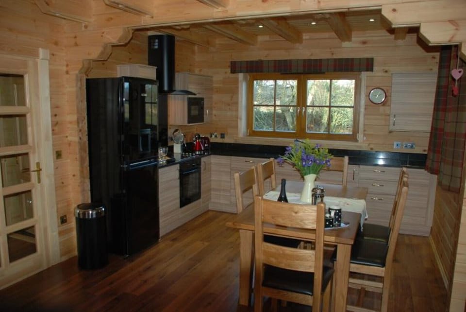 Kitchen/Dining Area