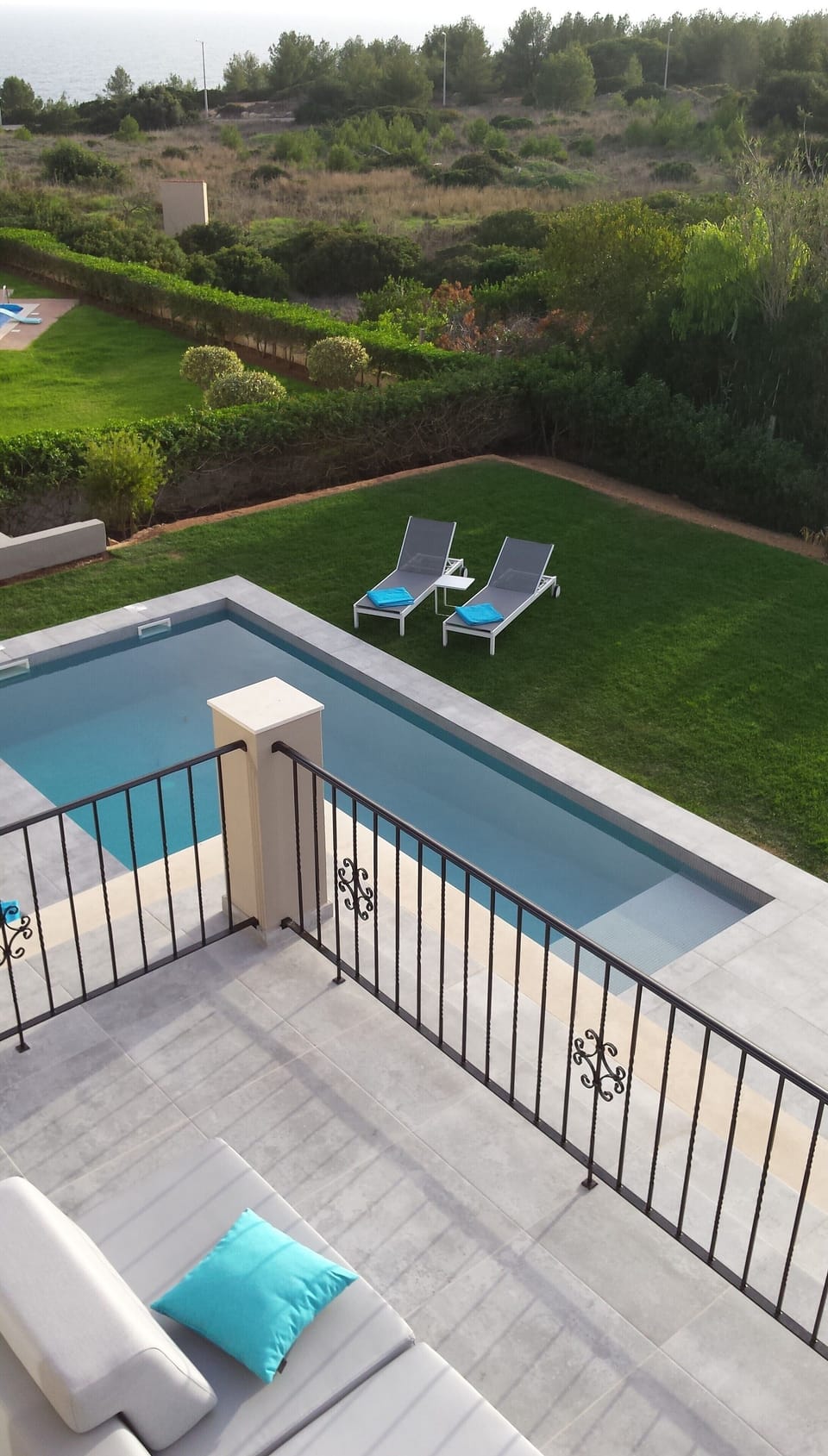 blue sky, ocean, pool, terrace... :-)