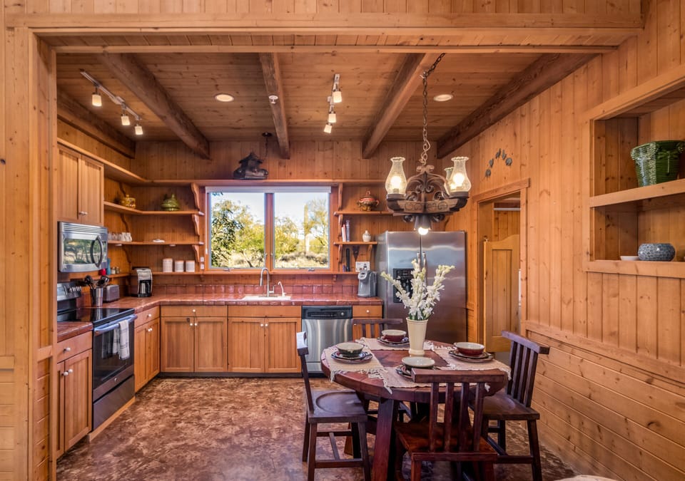Gather in the cabin's dining area, where every meal becomes an exquisite experience. Taste, togetherness, and memories. 🍽️🏡✨ #DiningElegance