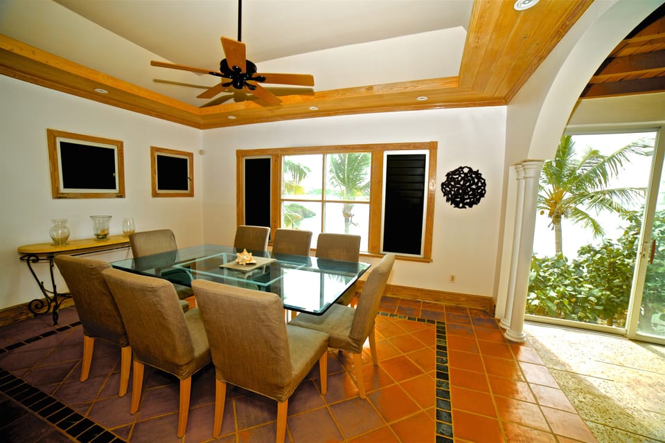 Dinning area overlooks the ocean