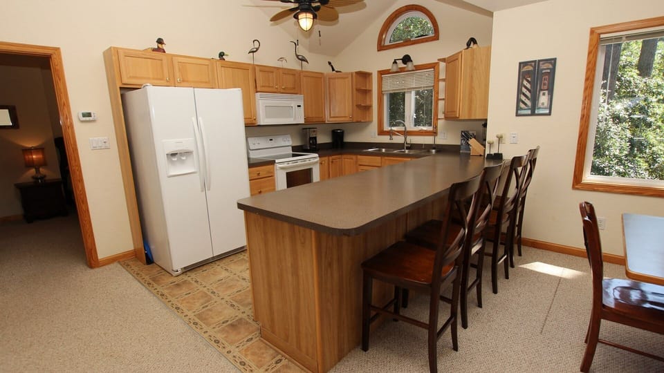 Kitchen (Top Level)