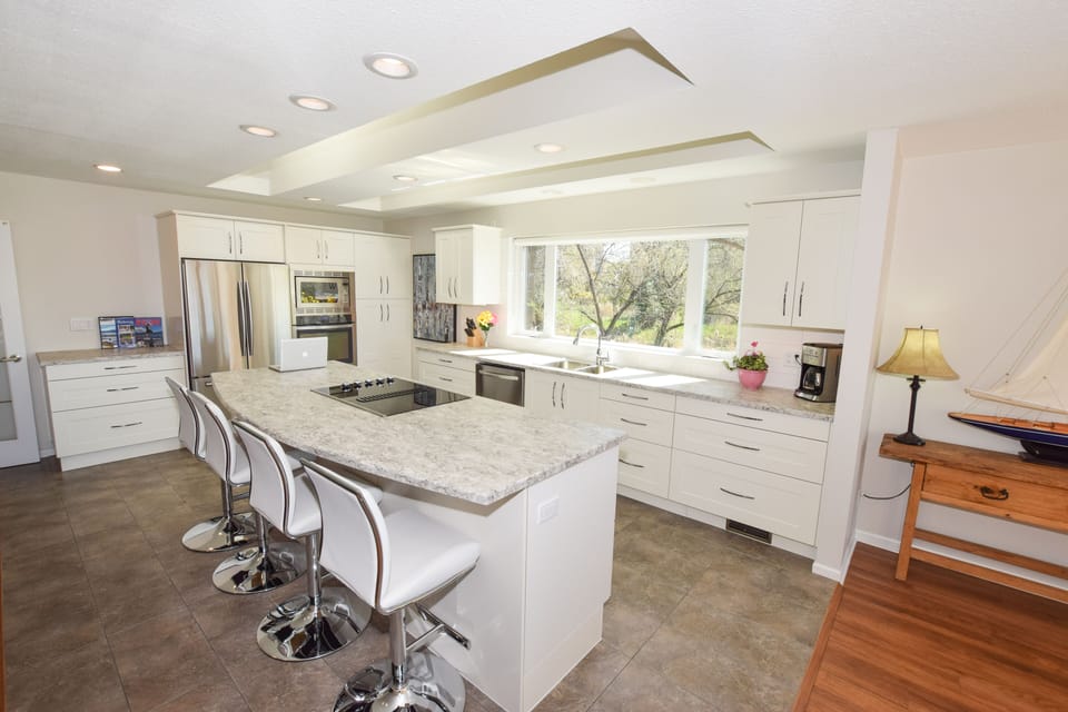 Chef's kitchen has everything at your fingertips.
