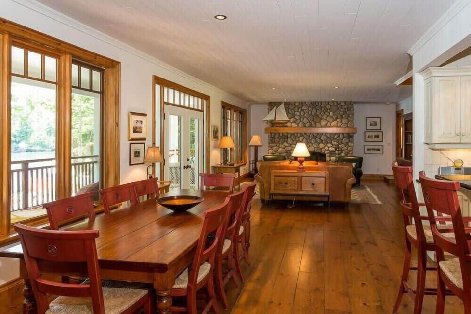 The dining room overlooks the lake