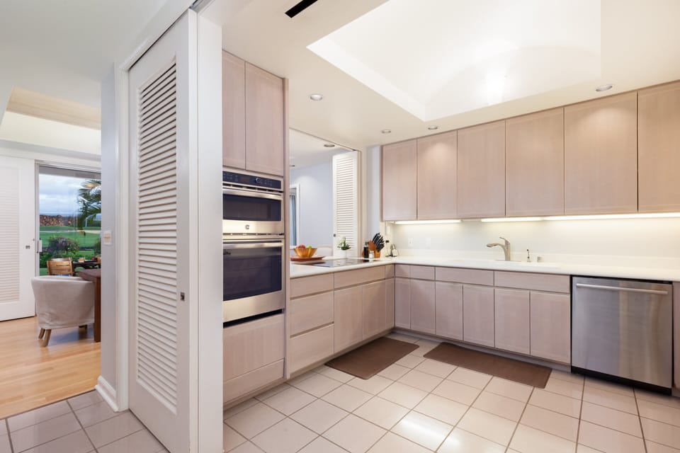 Lots of room in the kitchen for all the cooks in your family to gather