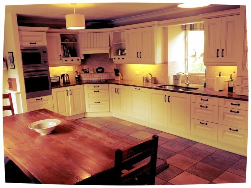 The kitchen/breakfast room. The main table is in the sitting/dining room. 