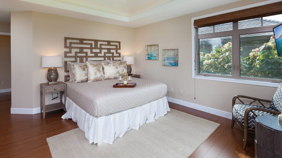Private Primary Suite with Cal King bed