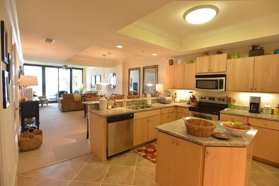 Large gourmet kitchen with room for a cooking team!