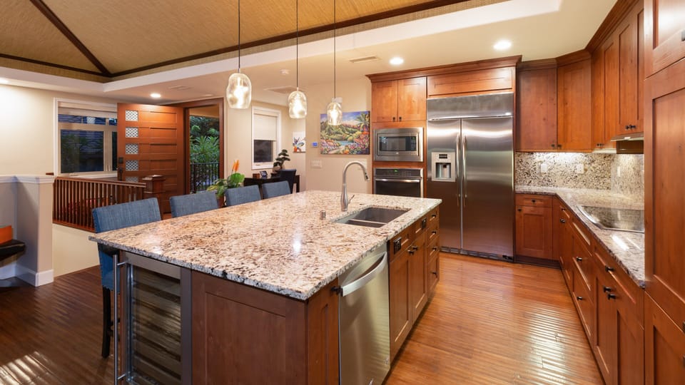 Gourmet Kitchen with a great assortment of Spices, oil and vinegar provided