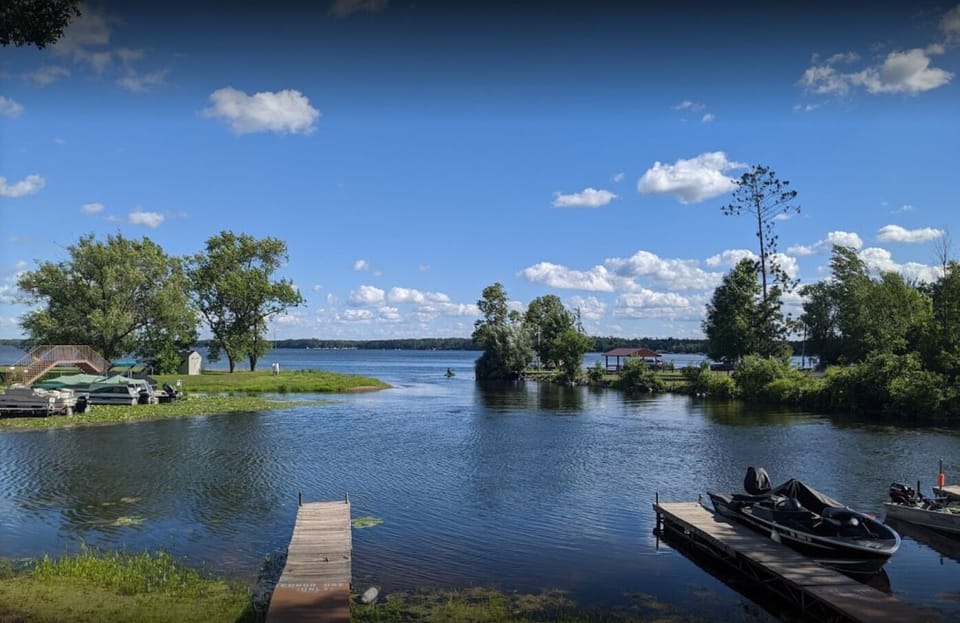 Yellow Lake Lodge within walking distance