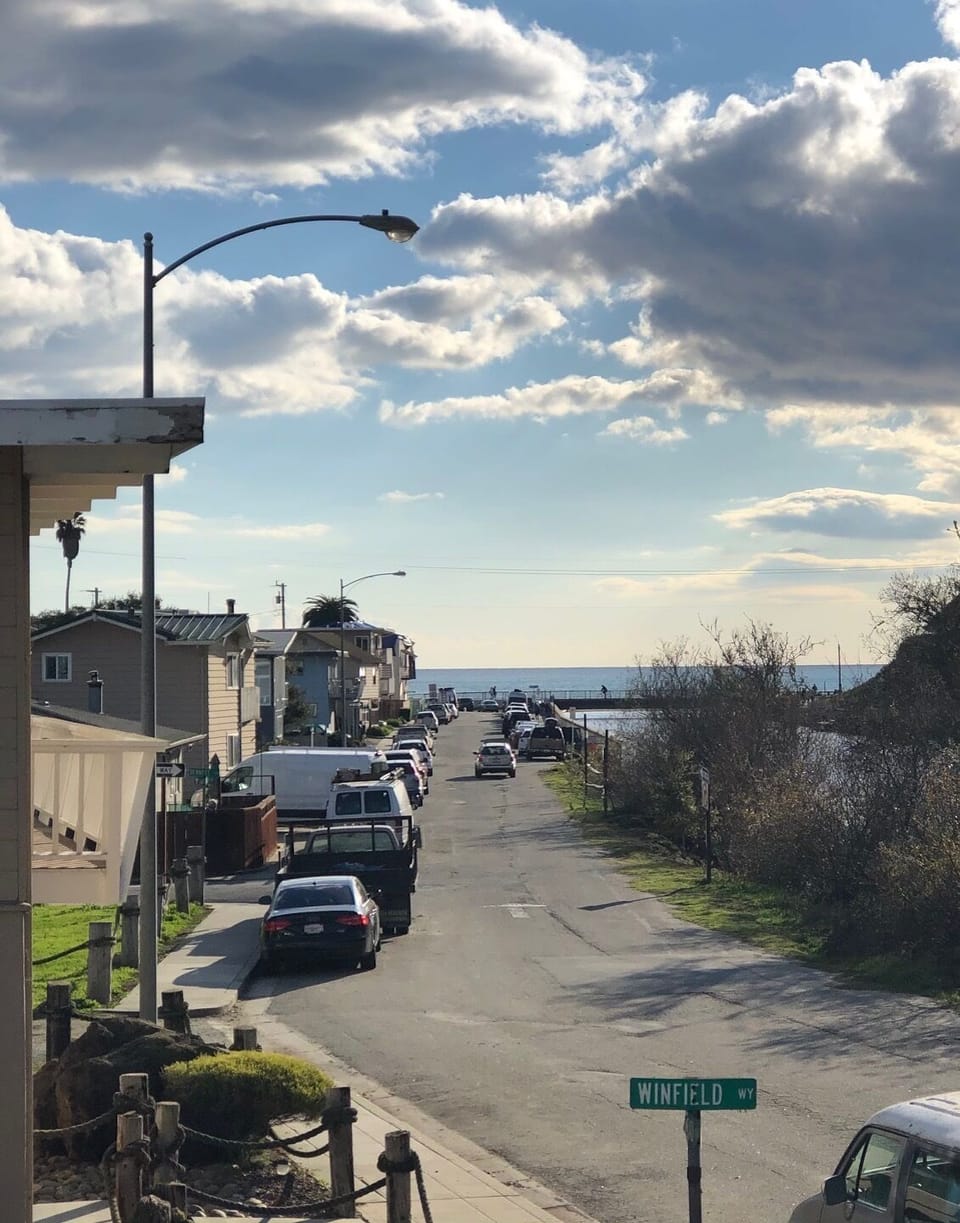 view down street to Ocean
