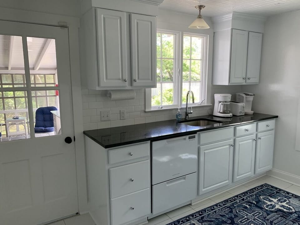 Darling, Fully Equipped Kitchen with Fisher & Paykel Dishwasher Drawers.