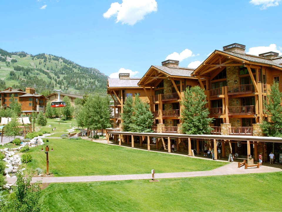 Crystal Springs is a short walk from the Gondola, various shops, and restaurants