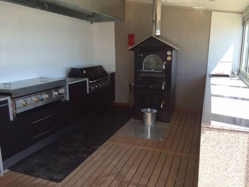 Outdoor kitchen