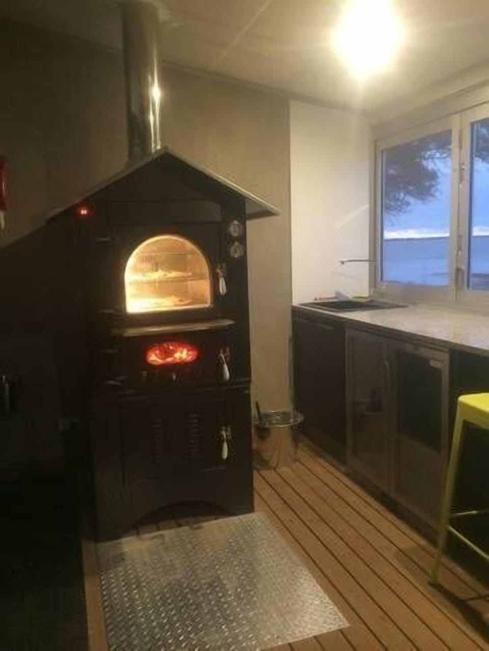 Wood fire pizza oven