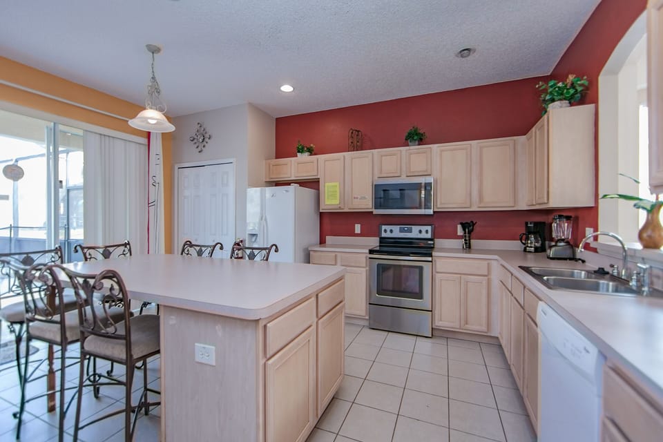 Full Kitchen 