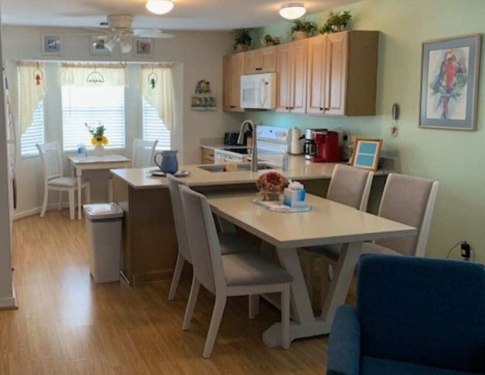 Fully equipped kitchen with everything you need for cooking at home.