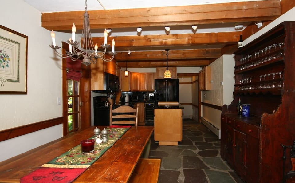 Kitchen and Dining Area with all new appliances.