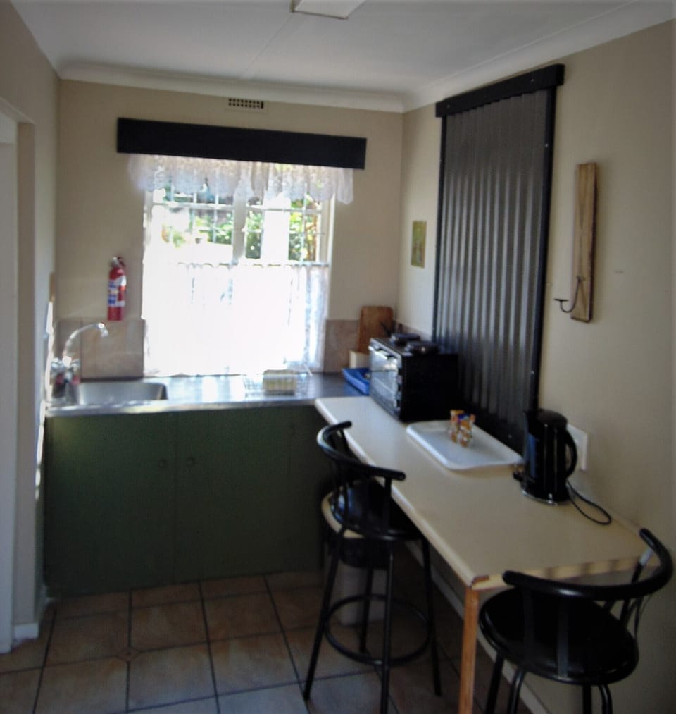 Kitchenette Cottage 3