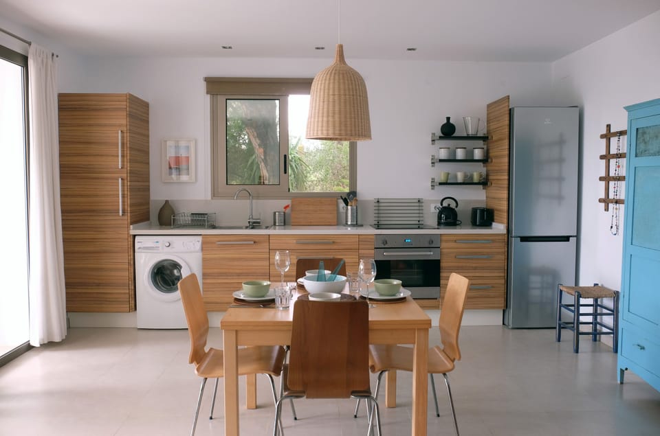 Kitchen / dining / salon