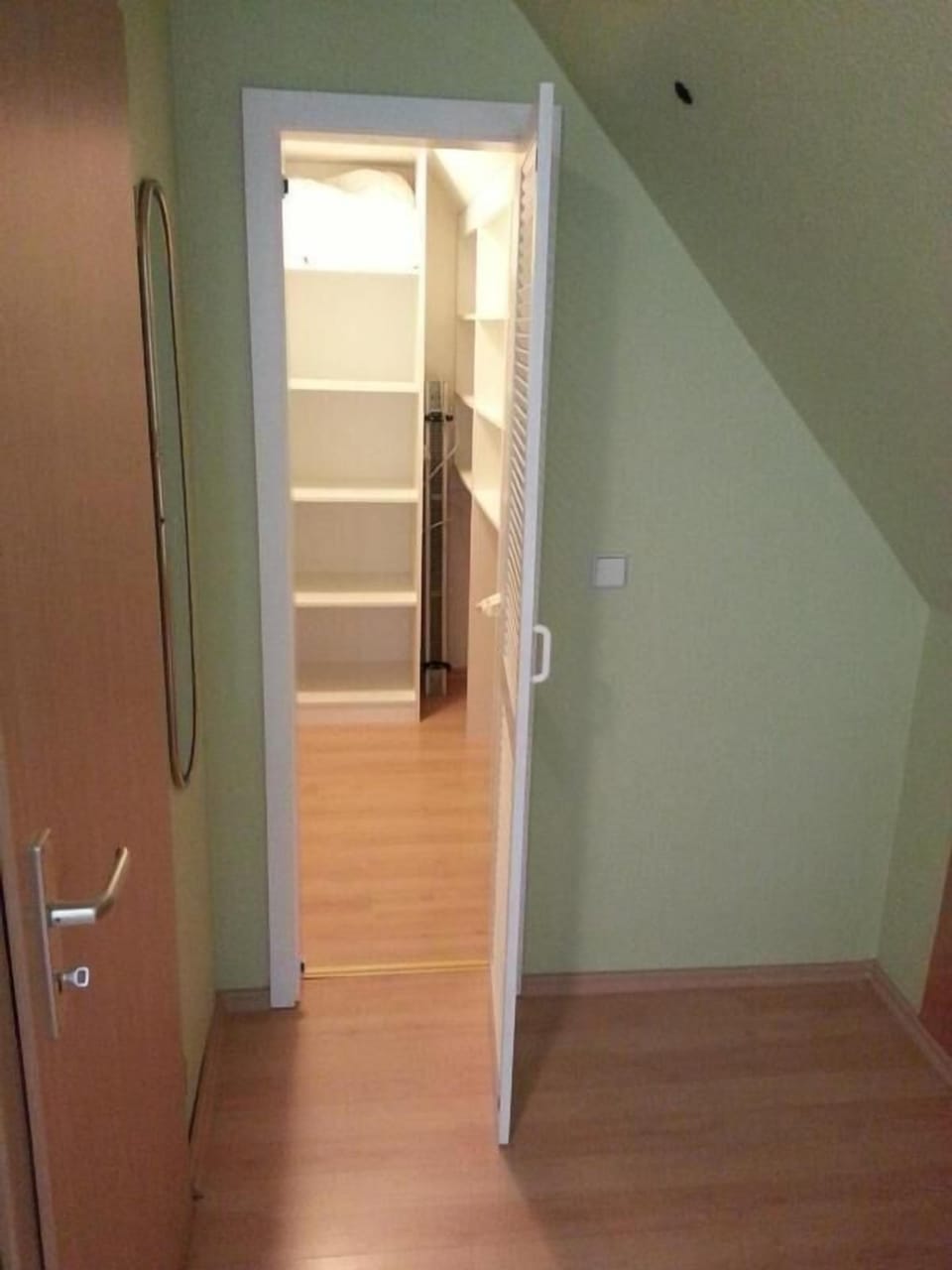 Sleeping area. Picture 20
