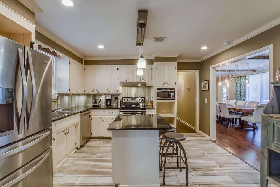 The Graycroft-large-012-25-TN-1500x1000-72dpi