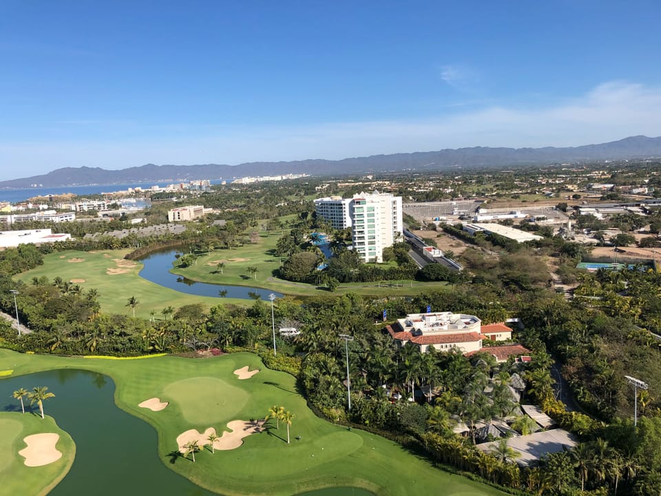 View of the Nayar course, tennis courts and Spatium Spa building.