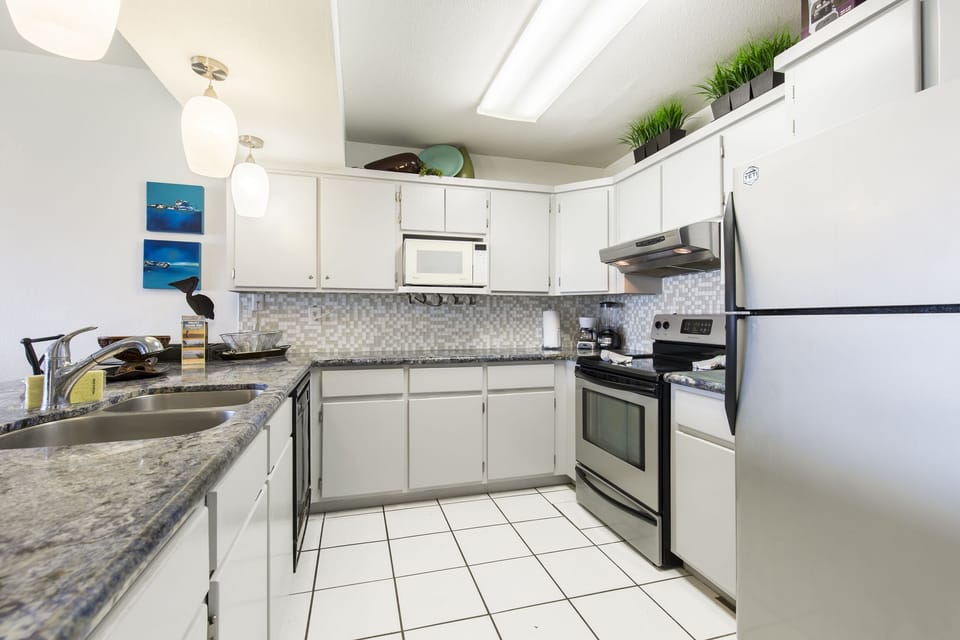 Fully Stocked Kitchen