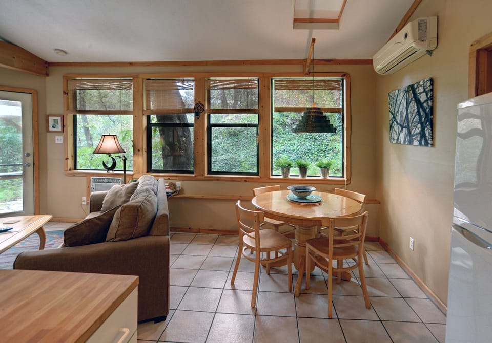 Forest Retreat dining