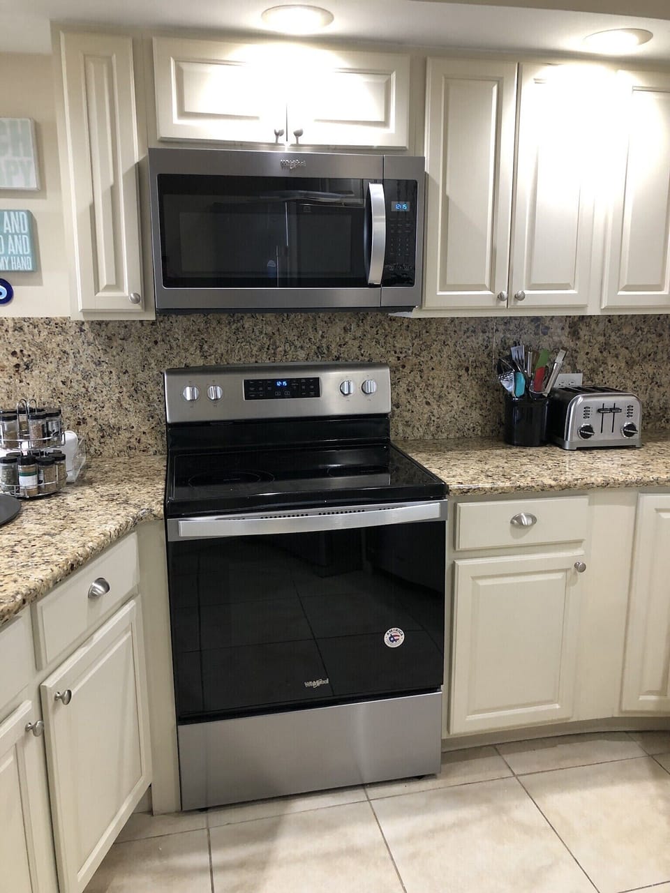 Full equipped kitchen with updated appliances 