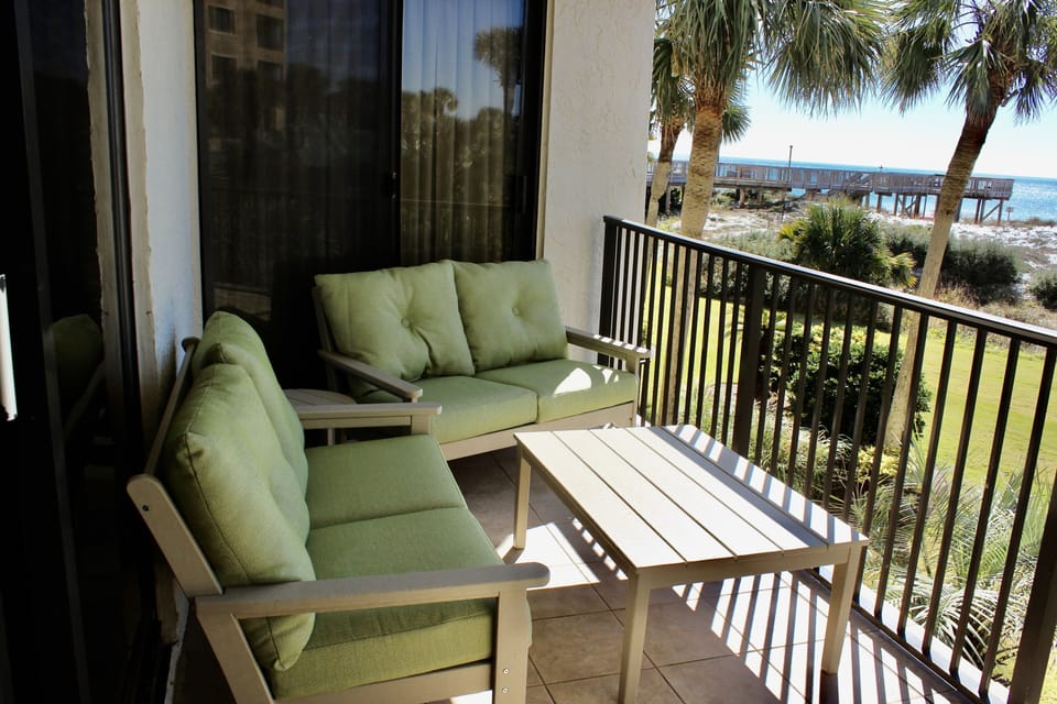 BALCONY FURNITURE WITH SEATING FOR 6- 