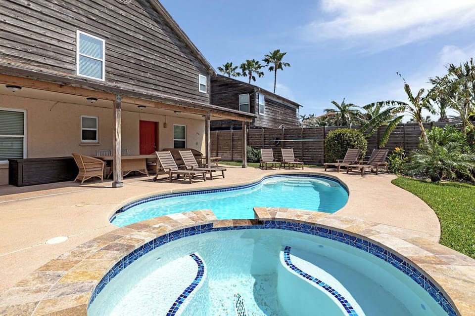 Newly added hot tub!