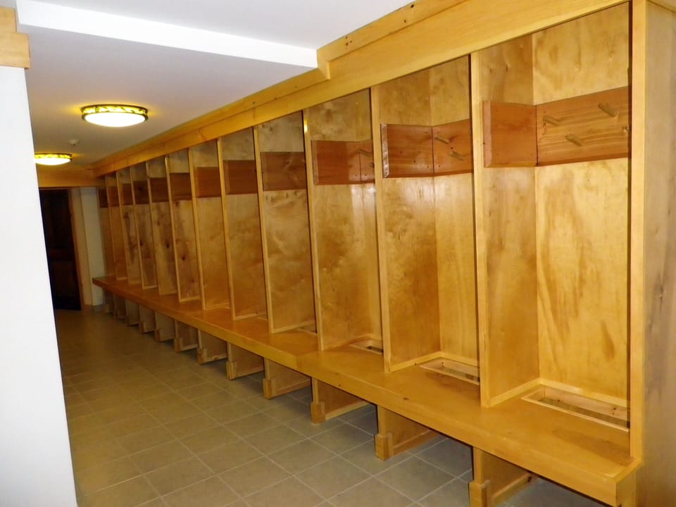 9 Ski Lockers for coats with ski / snowboard boot and glove dryers now installed