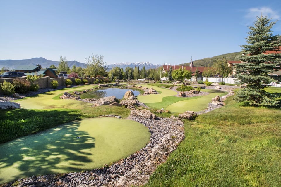 Executive putting course