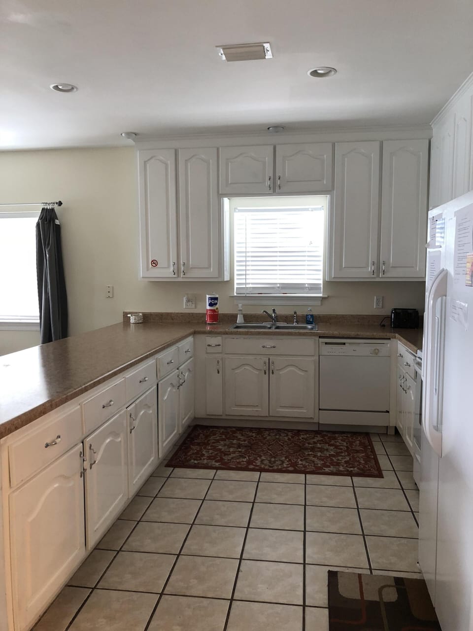 Full kitchen. 