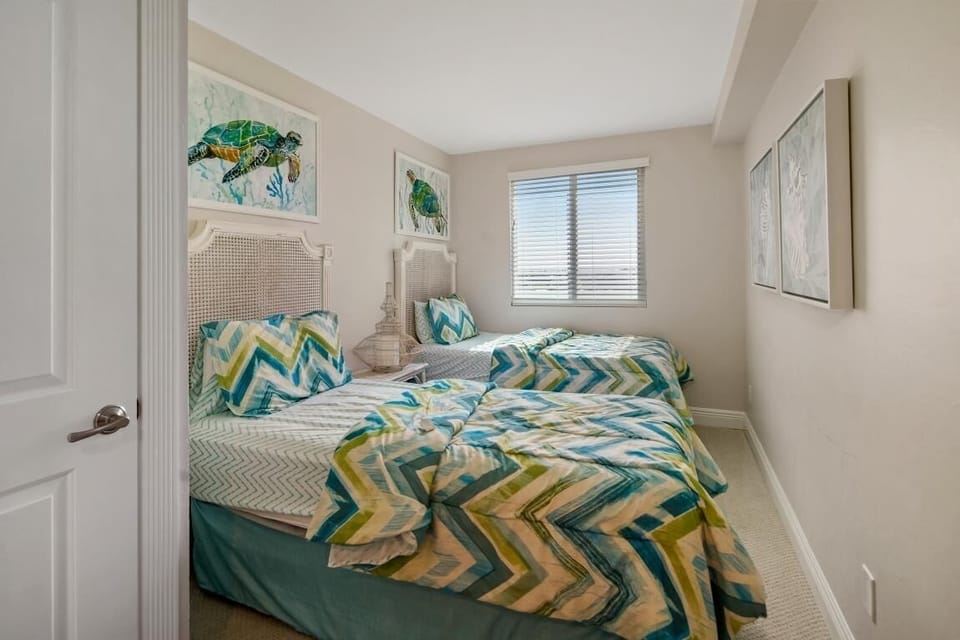 Twin bedroom 